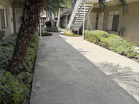 Quiet Park Apartments — Photo 3