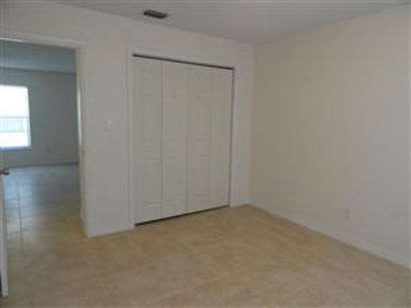 5th image of 160 NW 14th St APT 10