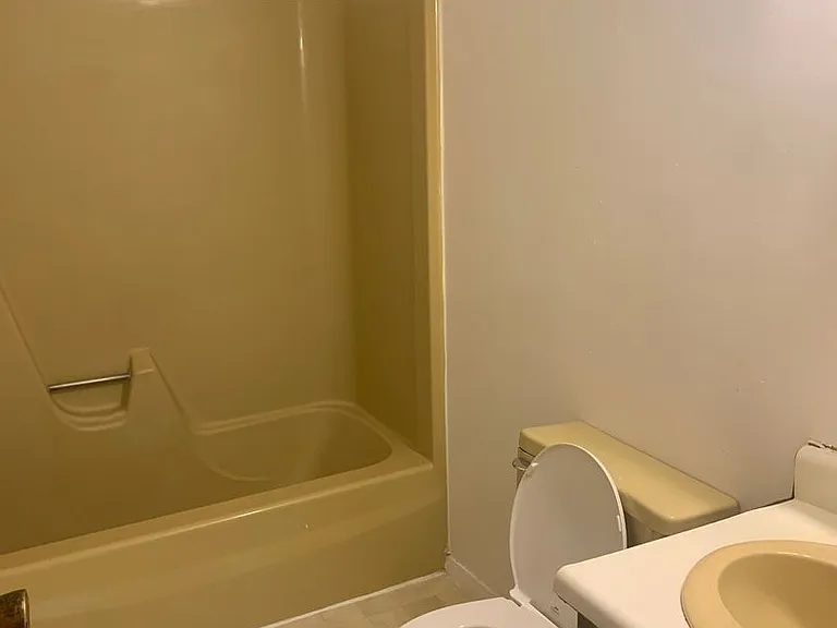 316 Benner St — Photo 9