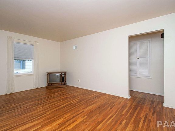 4th image of 3907 N Isabell Ave