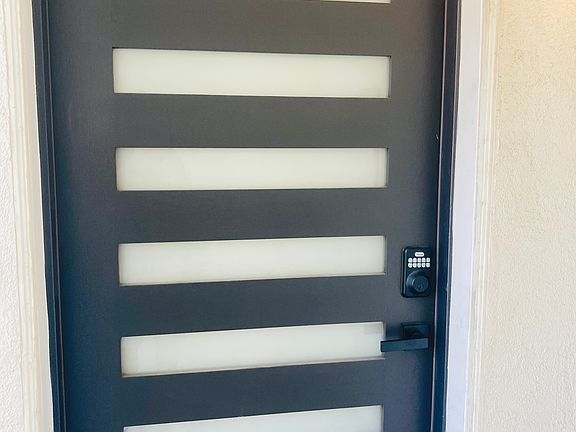 2nd image of 2135 Ivar Ave APT 10