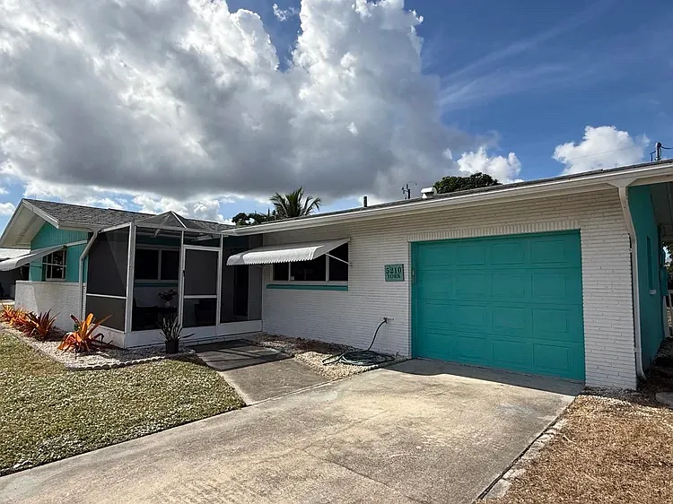 5210 York Ct — Photo 17