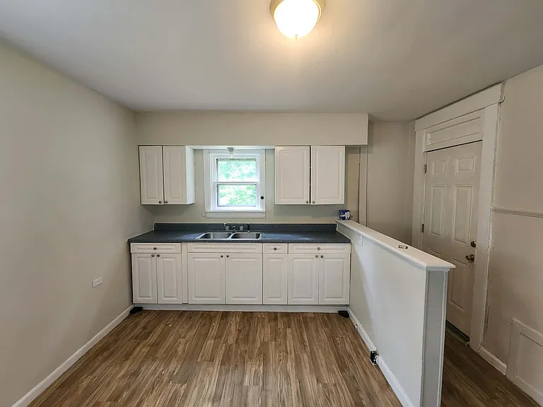360 Buxton Ave — Photo 5