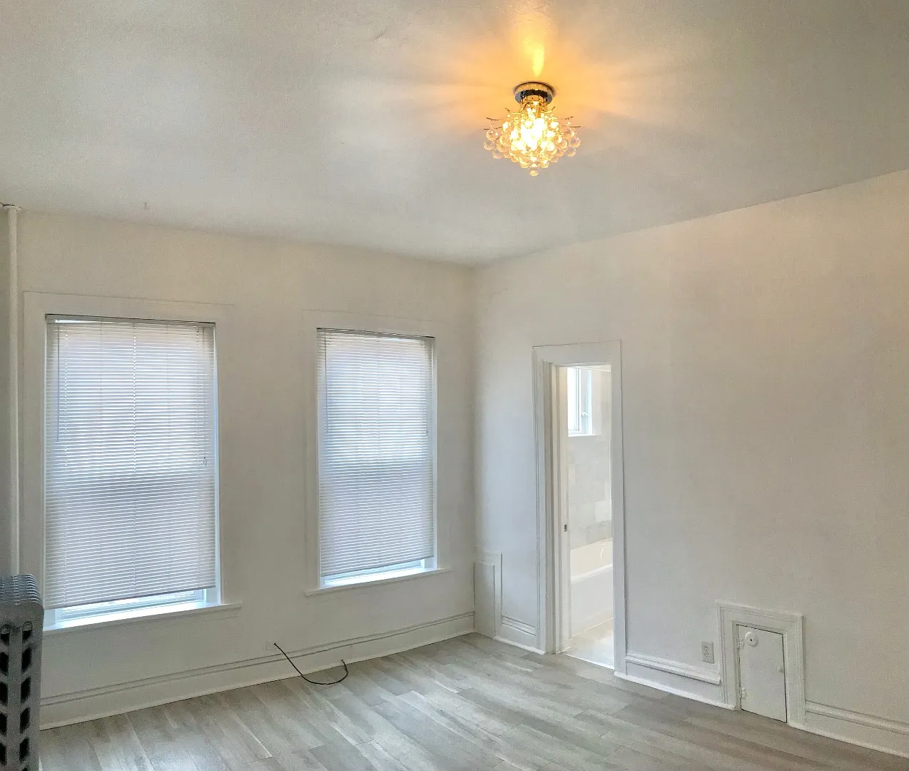 Spacious 1 Bed 1 Bath Denver Apartment in Capitol Hill! Available August! — Photo 2