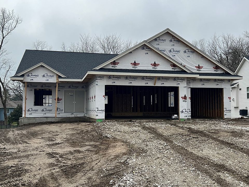 1st image of 136 Crossroads Ct