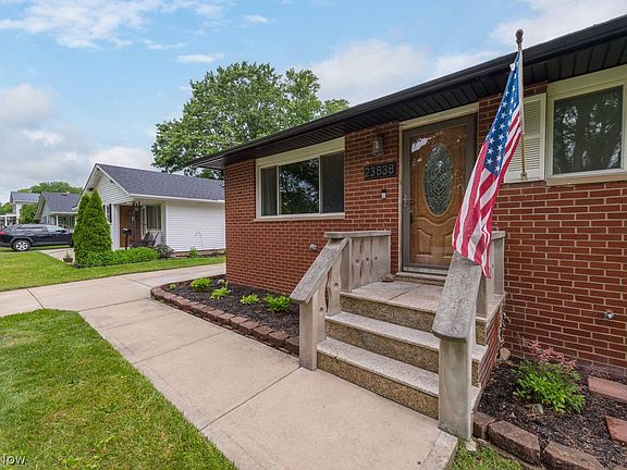 3rd image of 23838 Vincent Dr