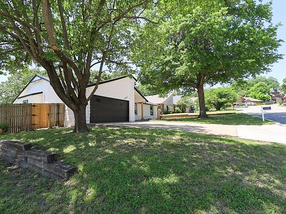 3rd image of 2806 W 70th St