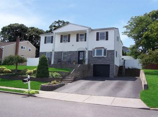 37 Cherry St, Selden, NY 11784