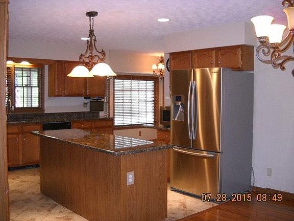3rd image of 352 Shelby Ave