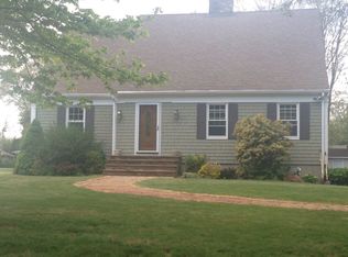 21 Beechwood Dr, Westport, MA 02790