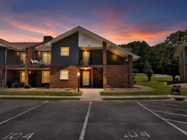 104 Montclair Dr, Calhoun, GA 30701