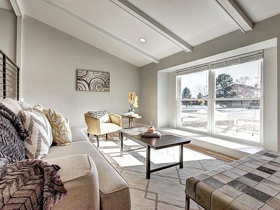 5th image of 9023 W Warren Dr