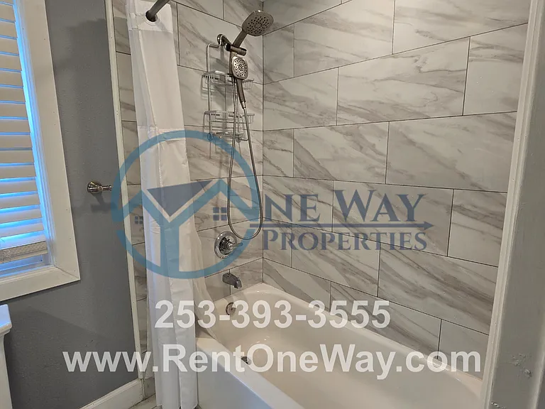 25502 Mountain Hwy E — Photo 16