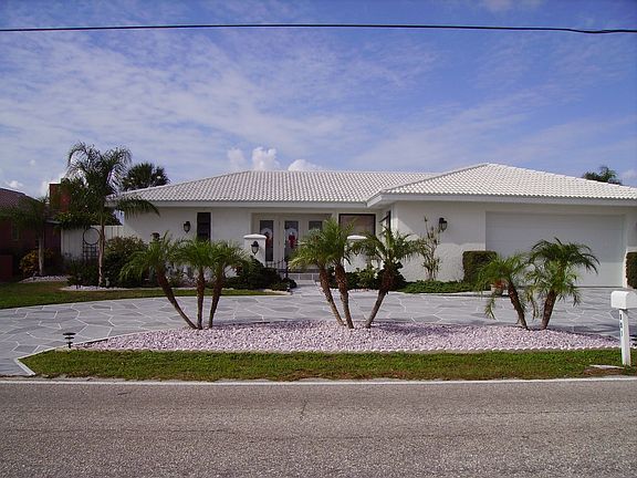 3rd image of 501 Bal Harbor Blvd