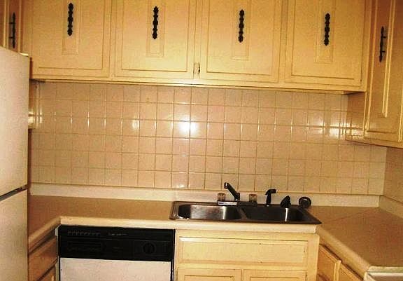 4th image of 18 E Old Willow Rd APT 432