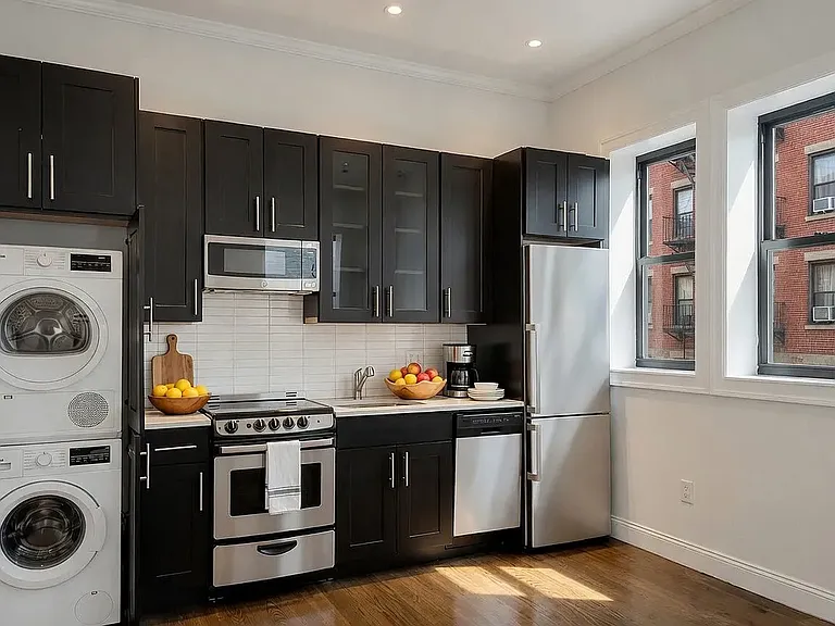 1377 Lexington Ave #3C — Photo 2