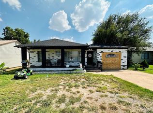 1040 E Cherry St, Altus, OK 73521