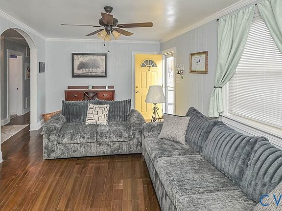 3rd image of 7365 Roosevelt Ave