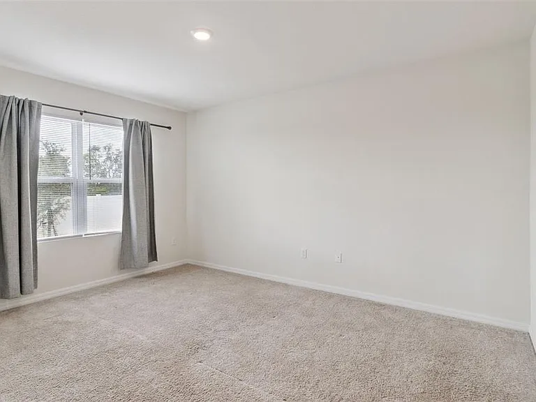 4373 Deleon St — Photo 9