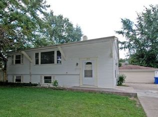 1613 Marlboro Cir, Carpentersville, IL 60110