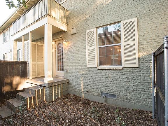 3rd image of 4736 Bradford Dr APT B