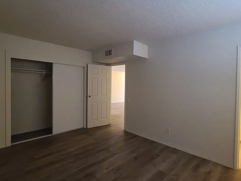 2937 Stewart Ave — Photo 29