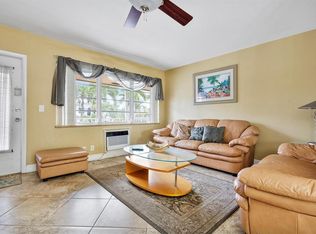 500 Layne Blvd APT 18, Hallandale, FL 33009