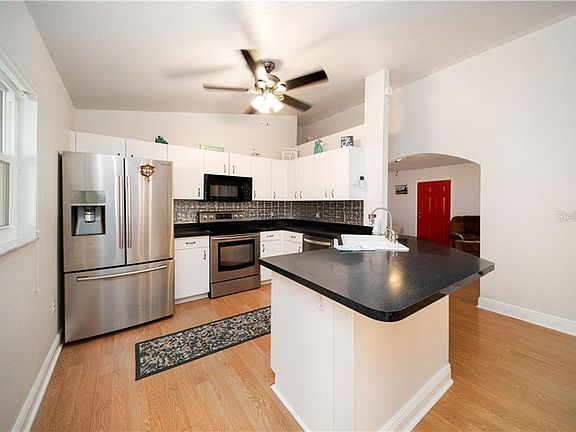 5th image of 1620 1st Ave E