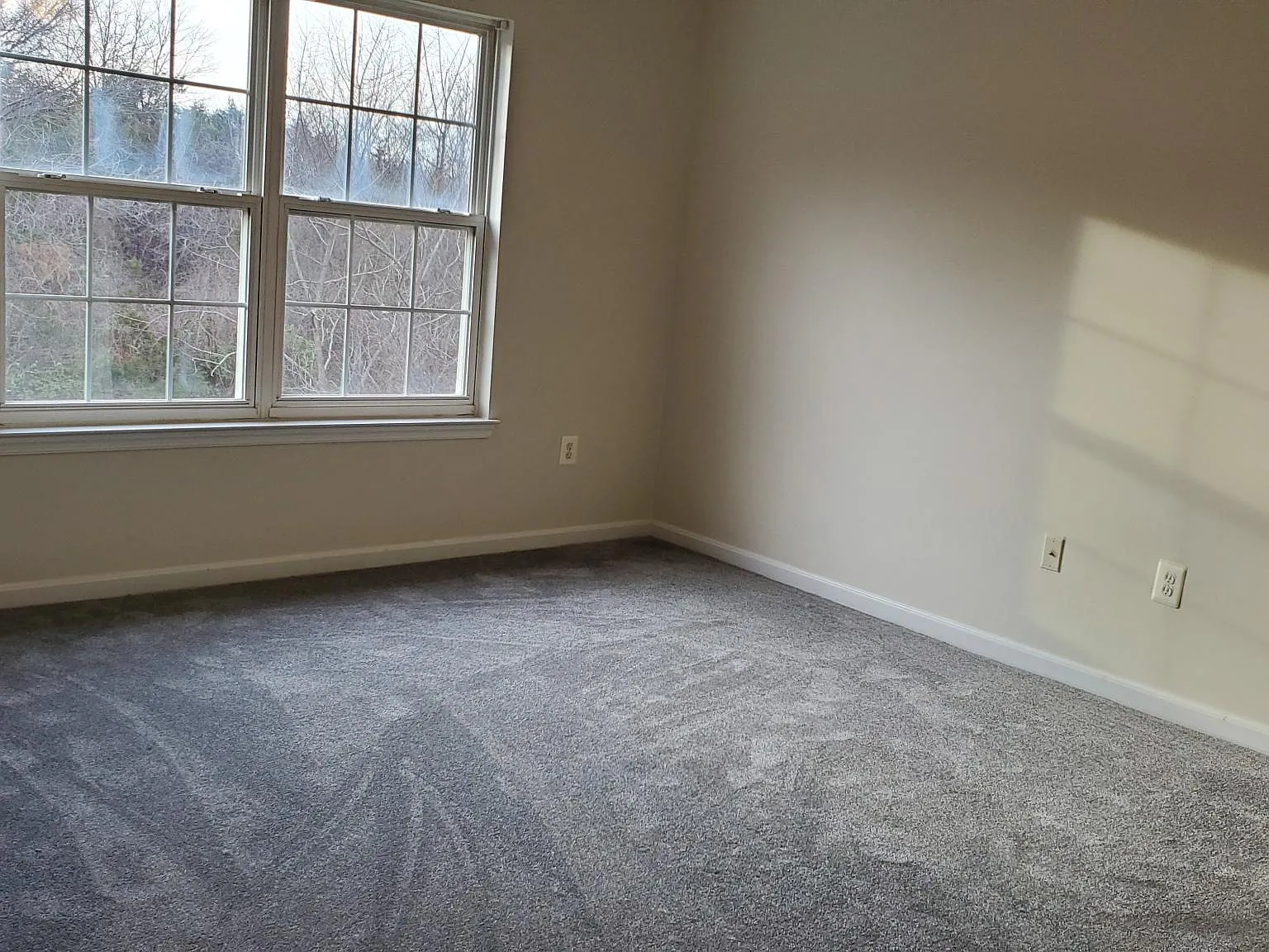 501 Constellation Sq SE — Photo 2
