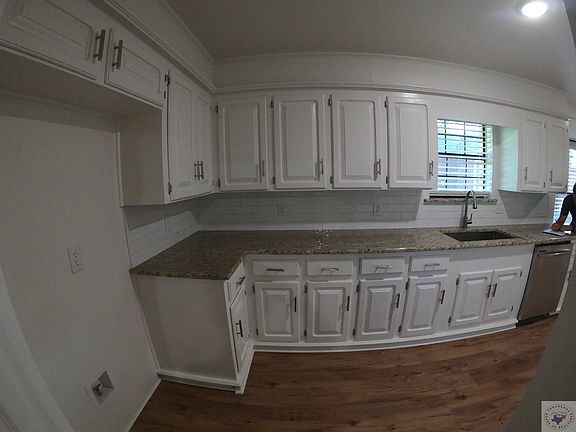 4th image of 52 Lanshire Dr