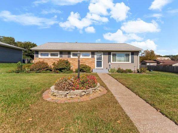 1818 W 38th Pl, Davenport, IA 52806