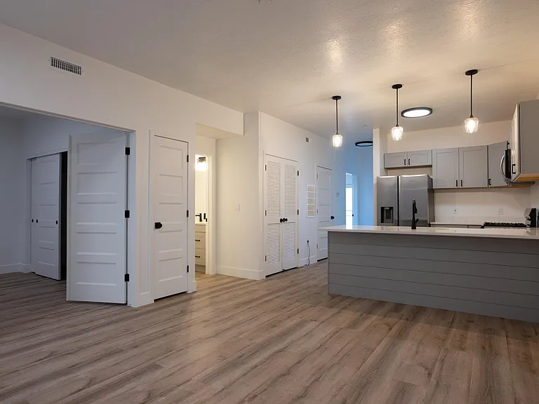 2150 S Main St #314 — Photo 2
