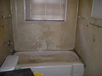 4th image of 2922 Desoto St