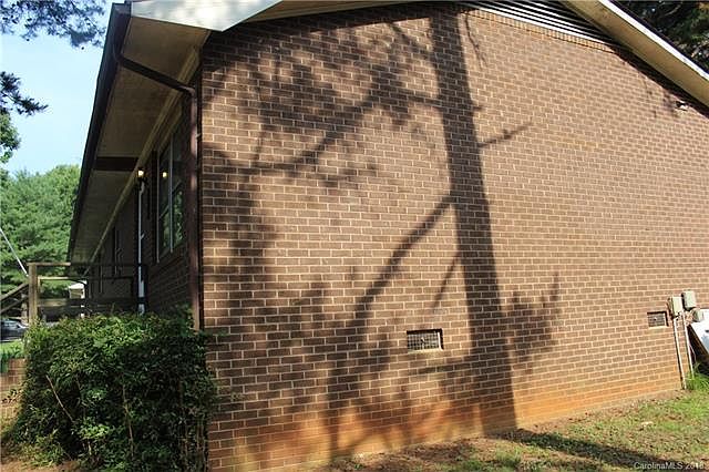 2nd image of 263 E Chamblee Dr