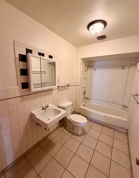 838 Halsted Rd — Photo 7