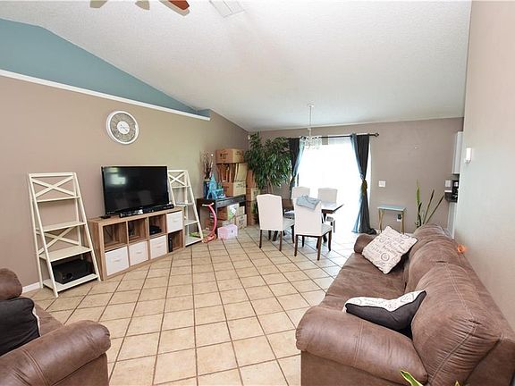 2nd image of 1054 Ireland Dr