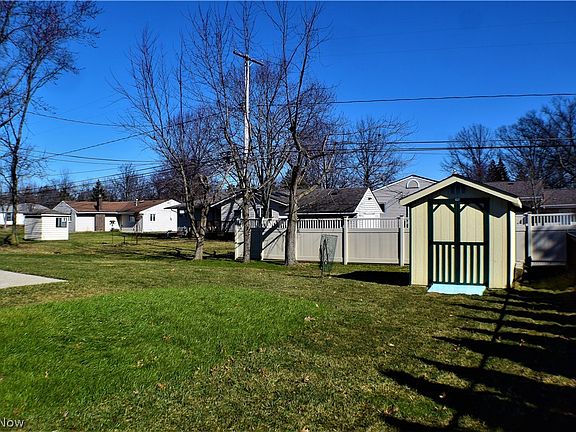 3rd image of 8579 Stafford Dr