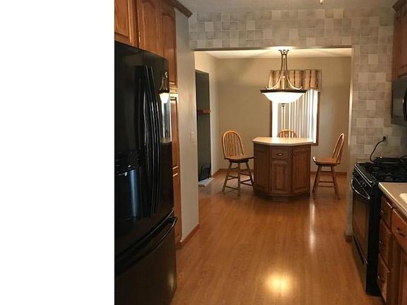 2nd image of 3975 Sunshine Dr