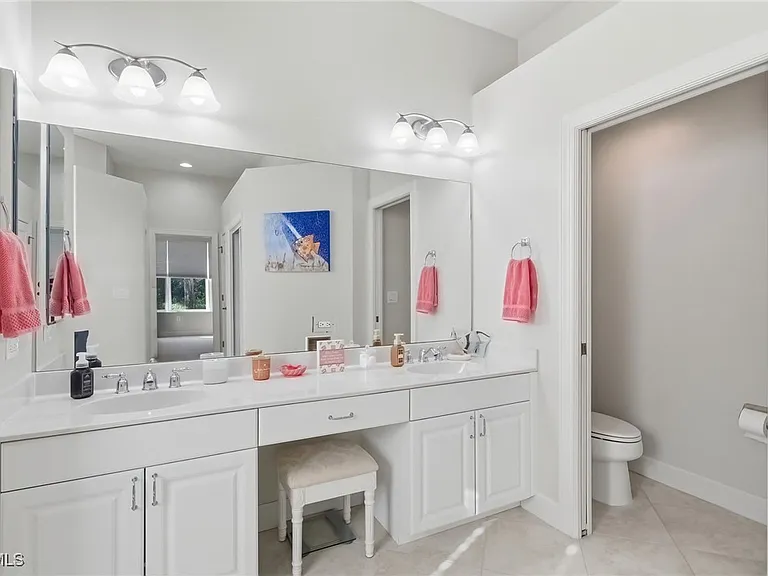 11225 Lithgow Ln — Photo 18