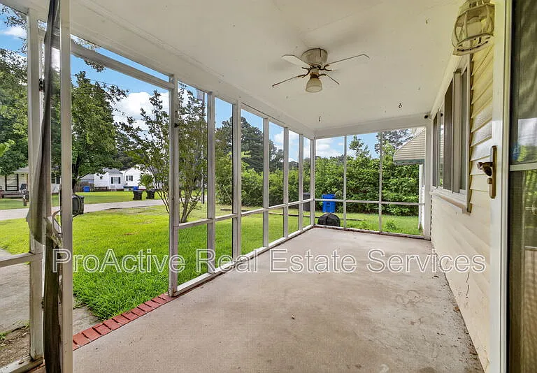 100 Hodges Manor Rd — Photo 3