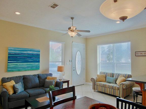 4th image of 115 E Hibiscus St #1