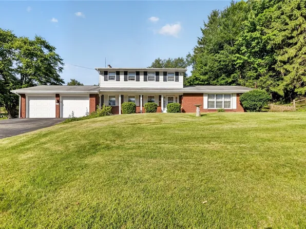 37 Millersdale Rd, Jeannette, PA 15644