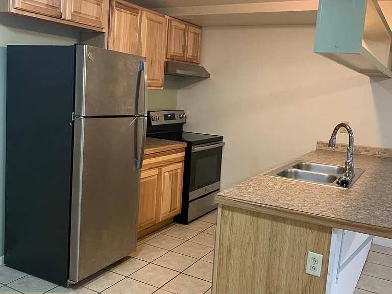 705 Maple St #B — Photo 5