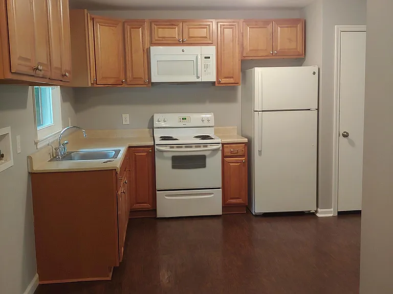 109 Arnold Rd — Photo 4