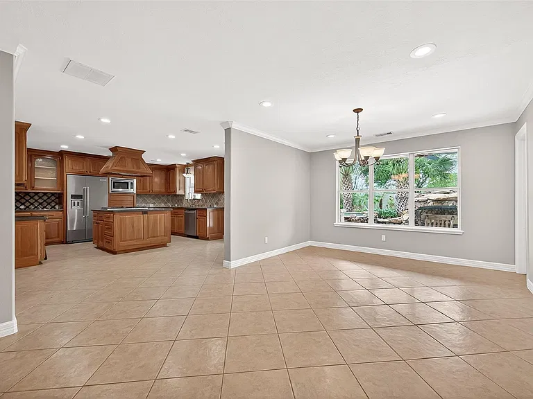 903 Sugarfield Ct — Photo 8