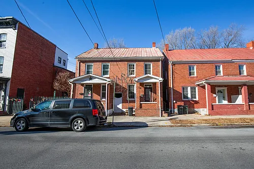 106 N Maple Ave Photo 1
