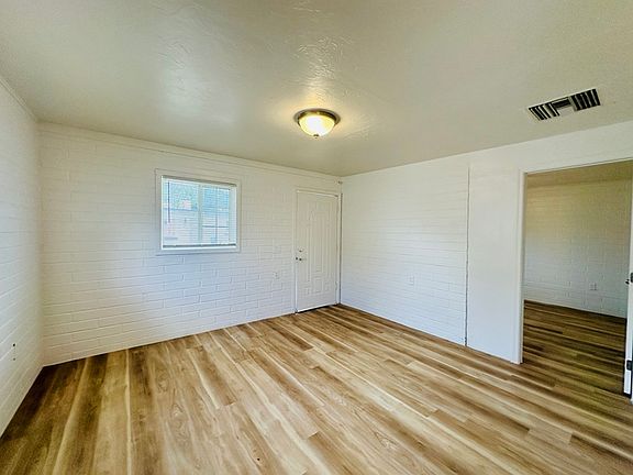 4th image of 1920 N 10th Ave APT 6