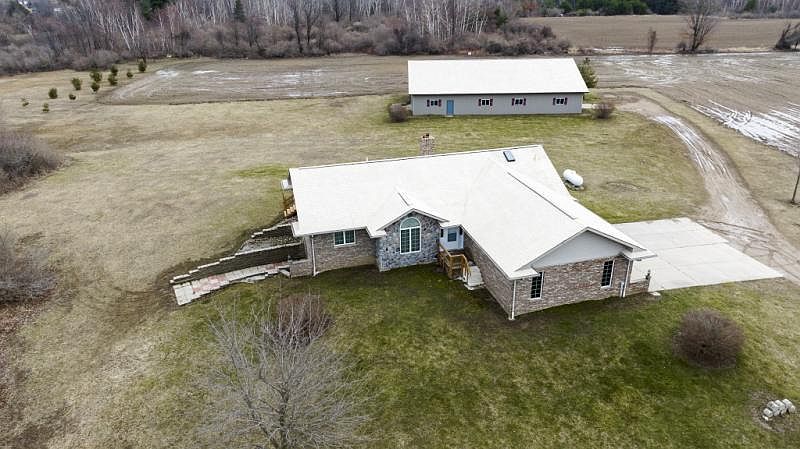 1st image of 2829 Harneck Rd