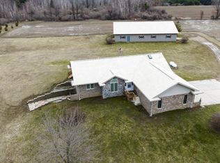 2829 Harneck Rd, Applegate, MI 48401
