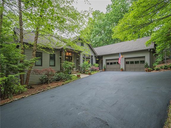 2nd image of 589 Columbine Dr